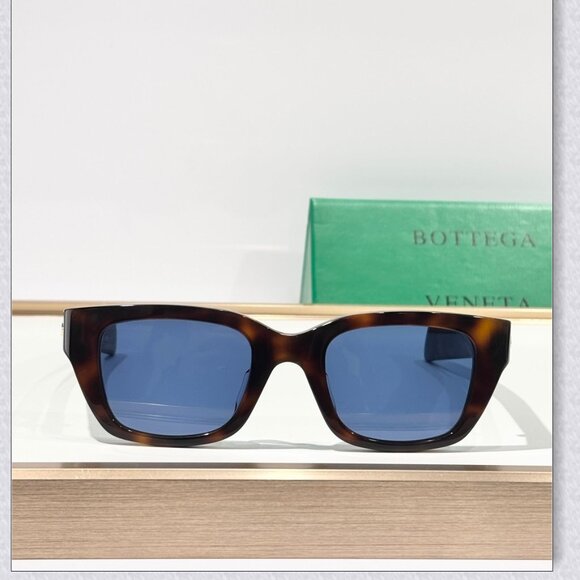 Bottega Veneta Tortoise Square Sunglasses main image 8